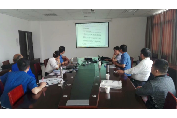 公司在西排集團(tuán)公司展示非標(biāo)立式鋸床技術(shù)方案